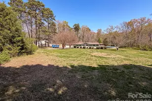 2746 Orangewood Ln, Newton, NC 28658 - Photo 7