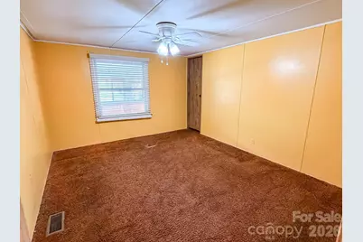 2746 Orangewood Lane, Newton, NC 28658 - Photo 31