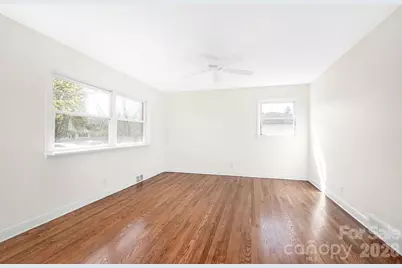 8 N Pershing Road, Asheville, NC 28805 - Photo 7