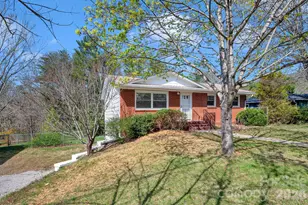 8 N Pershing Rd, Asheville, NC 28805 - Photo 3