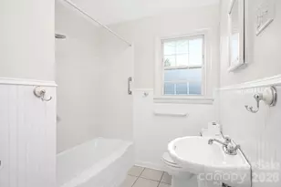 8 N Pershing Rd, Asheville, NC 28805 - Photo 17