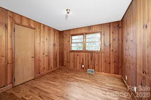 8 N Pershing Rd, Asheville, NC 28805 - Photo 15