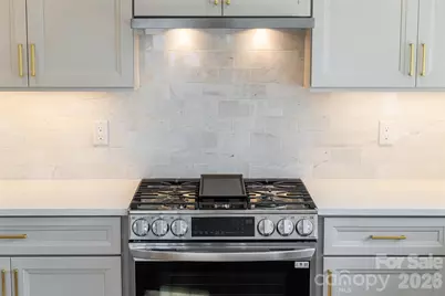 1203 Fleetwood Plaza, Hendersonville, NC 28739 - Photo 13