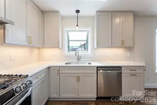 1203 Fleetwood Plaza, Hendersonville, NC 28739 - Photo 15