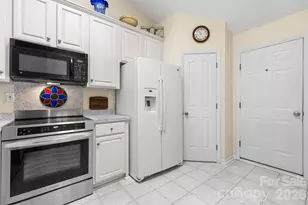 209 Strawberry Knoll Dr, Fort Mill, SC 29715 - Photo 11