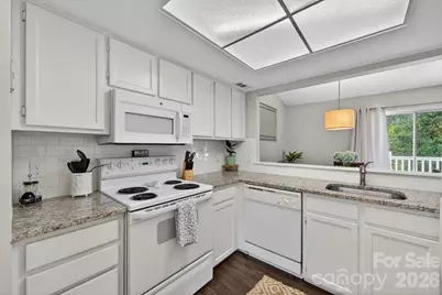 9457 S Vicksburg Park Court, Charlotte, NC 28210 - Photo 17