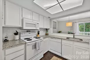 9457 S Vicksburg Park Ct, Charlotte, NC 28210 - Photo 17