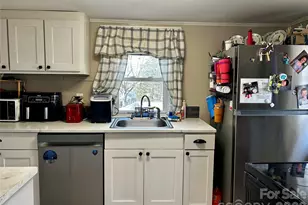 1408 Essex Pl SW, Lenoir, NC 28645 - Photo 9