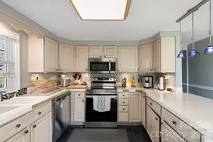 112 Gibbs St, Hendersonville, NC 28739 - Photo 7