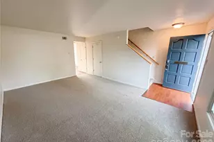 1911 Smoke Ridge Ct, Charlotte, NC 28210 - Photo 3