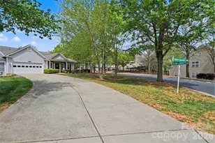 16627 Timber Crossing Rd, Charlotte, NC 28213 - Photo 29