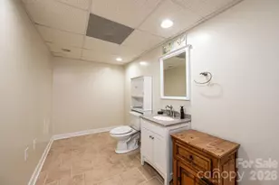 2586 Henry Falls Dr, Hickory, NC 28602 - Photo 47