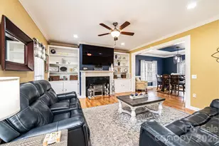 2586 Henry Falls Dr, Hickory, NC 28602 - Photo 15