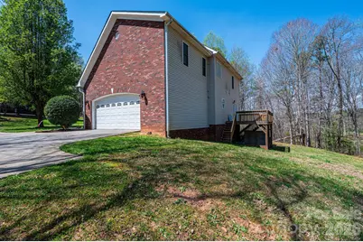 2586 Henry Falls Drive, Hickory, NC 28602 - Photo 5