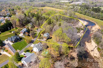 2586 Henry Falls Drive, Hickory, NC 28602 - Photo 9