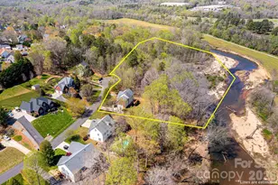 2586 Henry Falls Dr, Hickory, NC 28602 - Photo 9