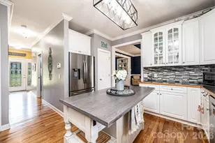 2586 Henry Falls Dr, Hickory, NC 28602 - Photo 23