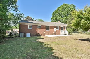 1913 Optimist Ln, Charlotte, NC 28205 - Photo 21