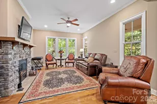 25 E Owl Creek Ln, Fairview, NC 28730 - Photo 11