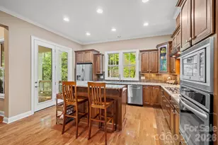 25 E Owl Creek Ln, Fairview, NC 28730 - Photo 9