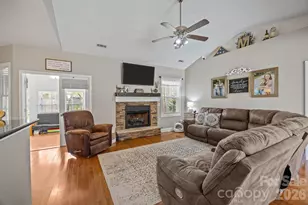 1667 Warwick Ct, Lincolnton, NC 28092 - Photo 11