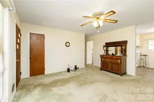 537 32nd St SW, Hickory, NC 28602 - Photo 5