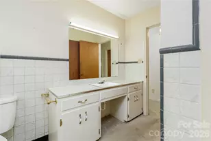 537 32nd St SW, Hickory, NC 28602 - Photo 11