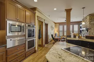 1638 Johns Ridge Pkwy, Lenoir, NC 28645 - Photo 11