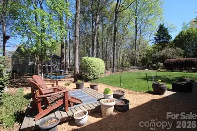 4600 Hanging Ivy Drive, Charlotte, NC 28215 - Photo 7