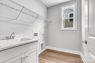 13413 Cozy Ct, Charlotte, NC 28215 - Photo 31