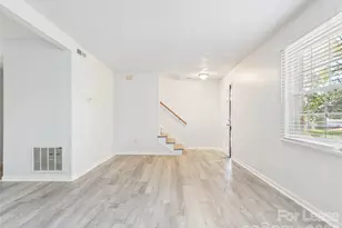 8811 Hunter Ridge Dr, Charlotte, NC 28226 - Photo 5