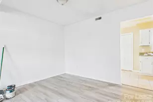 8811 Hunter Ridge Dr, Charlotte, NC 28226 - Photo 7