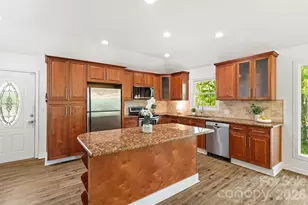 5801 Lindenwood Dr, Matthews, NC 28104 - Photo 5