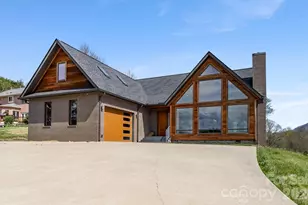 8 Nottingham Dr, Candler, NC 28715 - Photo 3