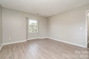 6165 Meadow Rose Ln, Charlotte, NC 28215 - Photo 15