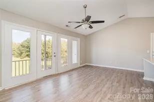 6165 Meadow Rose Ln, Charlotte, NC 28215 - Photo 5