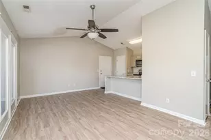 6165 Meadow Rose Ln, Charlotte, NC 28215 - Photo 7