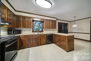 8927 Scarsdale Dr, Mint Hill, NC 28227 - Photo 5