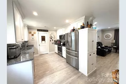 6724 Wylie Circle, Kershaw, SC 29067 - Photo 9