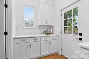 910 Everett Pl, Charlotte, NC 28205 - Photo 23