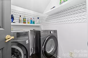 6239 Skyline Dr, Charlotte, NC 28269 - Photo 17