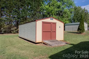 104 Buena Vista Dr, Morganton, NC 28655 - Photo 17