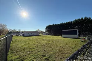 928 Lyndsey Brooke Ct, Lincolnton, NC 28092 - Photo 3