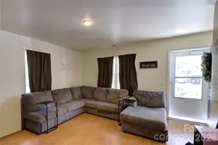 419 N Academy St, Mooresville, NC 28115 - Photo 13
