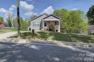 419 N Academy St, Mooresville, NC 28115 - Photo 1