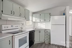 19 Kayce Dr, Candler, NC 28715 - Photo 5