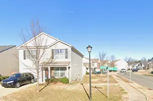 3102 Victoria Brook Ln, Charlotte, NC 28208 - Photo 3