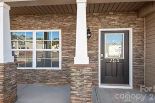 32 Ridgehaven Dr, Waynesville, NC 28786 - Photo 3