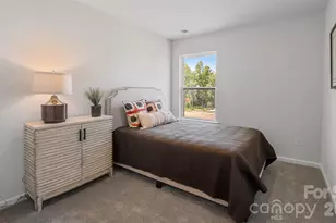 19 Caroline Vly Ln, Hendersonville, NC 28792 - Photo 5