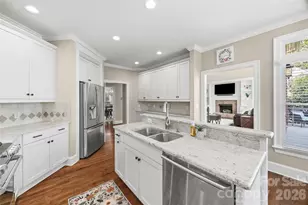 5016 Corrigan Ct, Charlotte, NC 28226 - Photo 13